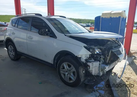 2015 Toyota Rav4 Le z USA, uszkodzony, nr VIN JTMZFREV7FJ053277